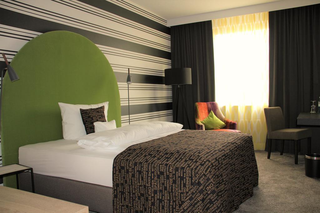 Naegler'S Fine Lounge Hotel Oestrich-Winkel Exteriör bild