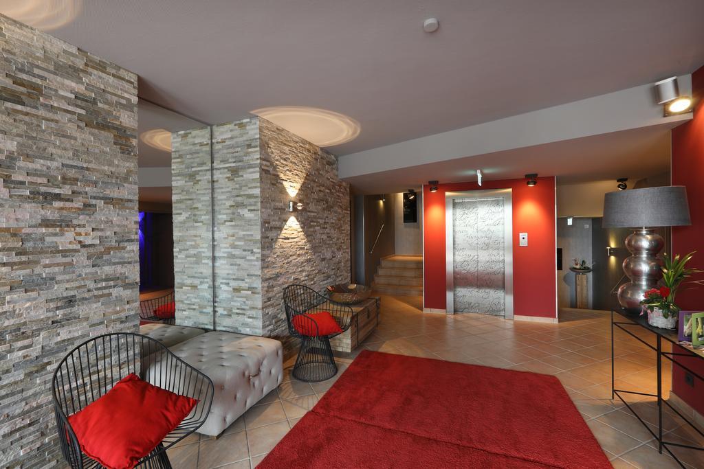 Naegler'S Fine Lounge Hotel Oestrich-Winkel Exteriör bild