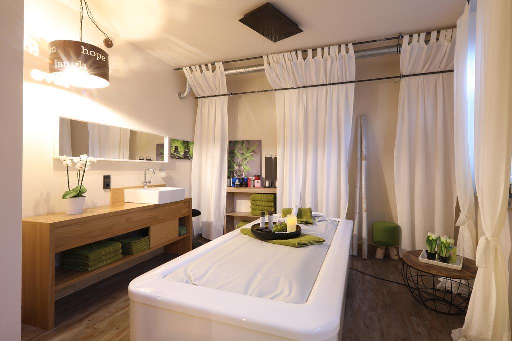 Naegler'S Fine Lounge Hotel Oestrich-Winkel Exteriör bild